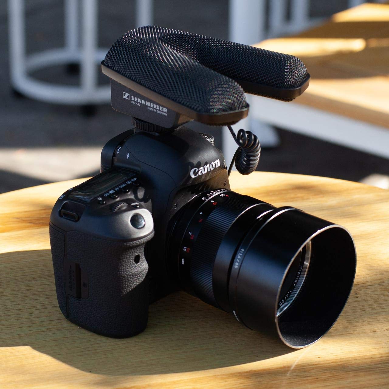 Sennheiser MKE 440 Professional On Camera Wired stereo shotgun microphone for DSLR or Mirrorless cameras.Ideal for Youtubers/Vloggers/Mobile Journalism - Image 2