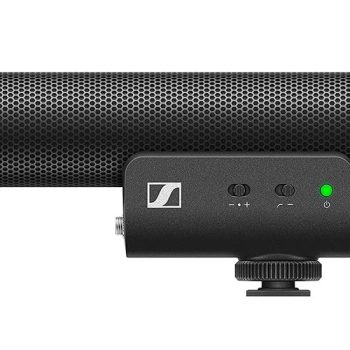 Sennheiser MKE?400 Compact On-Camera Shotgun Microphone?|?Super-Cardioid Directional Pickup | Integrated Wind Protection | 3-Step Sensitivity Switch | Ideal for Vlogging & Mobile Journalism